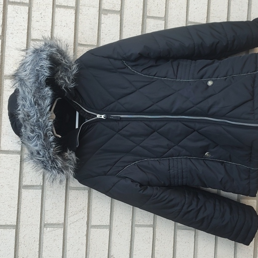 Black Coat* - Picture 3 of 11